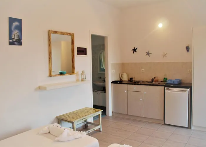 Casa Elea Apartman Náusza